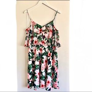 NWT Vince Camuto Flutter Dress